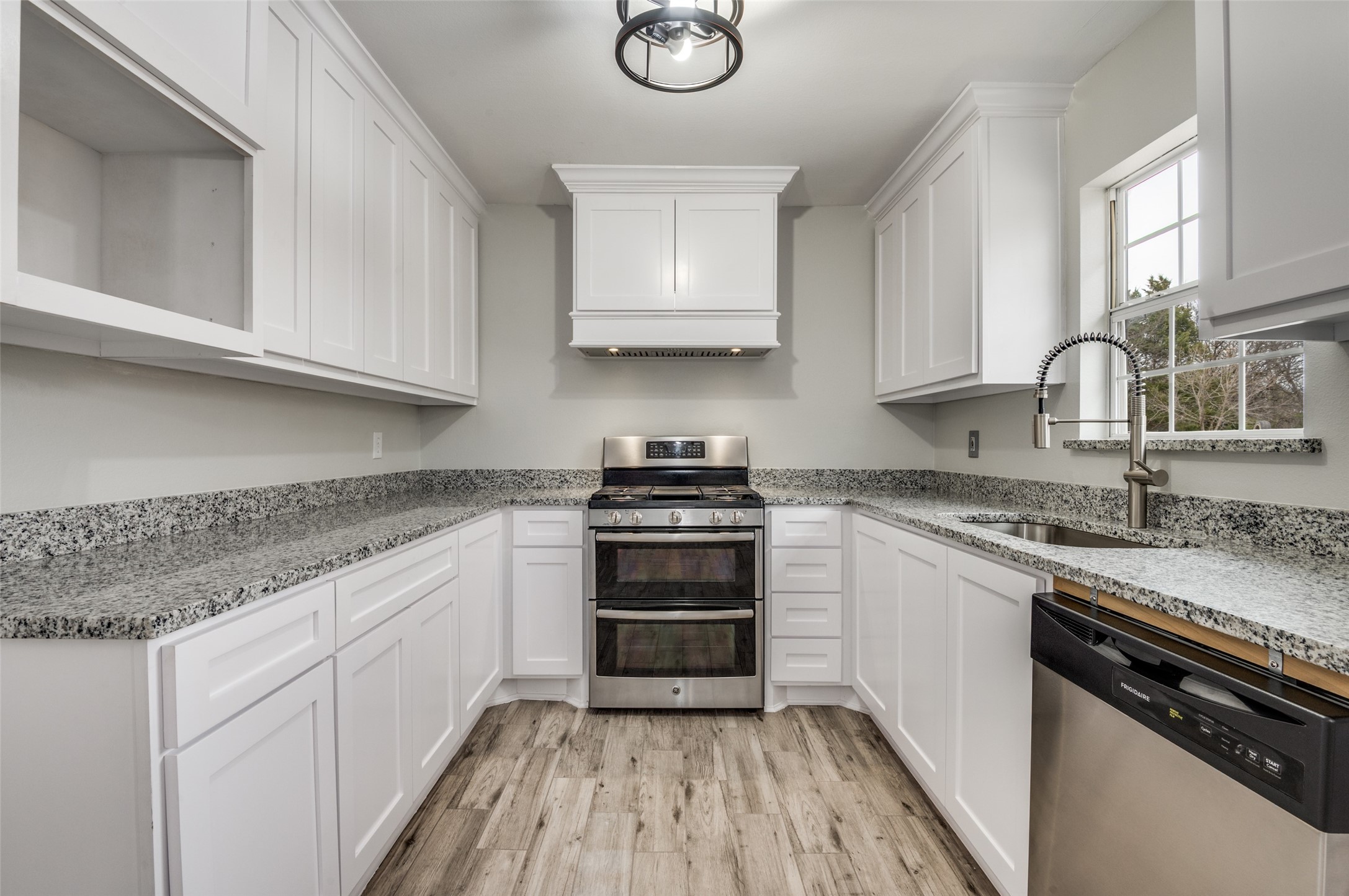 1326 Johns Avenue Lancaster TX 75134
