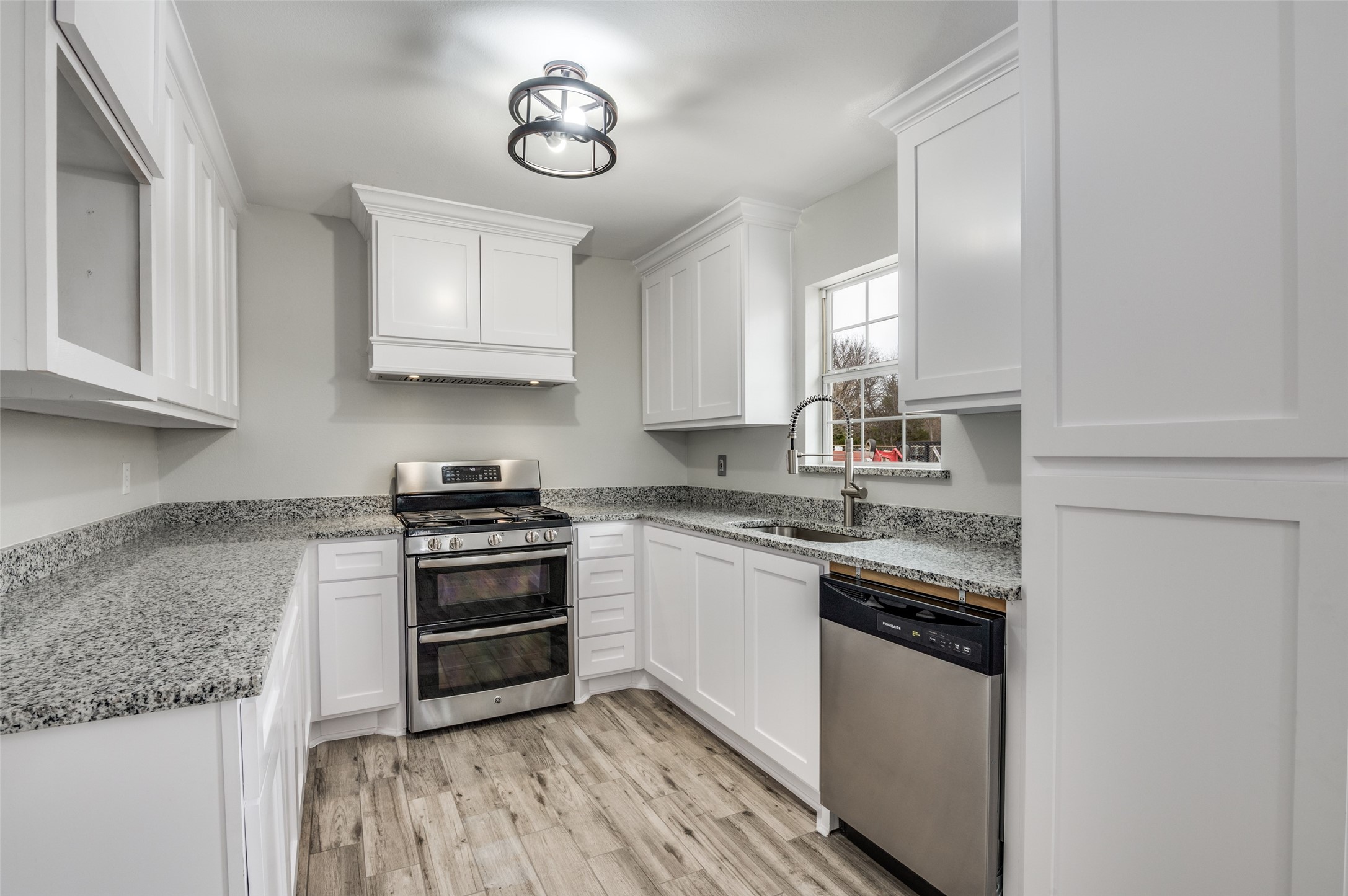 1326 Johns Avenue Lancaster TX 75134