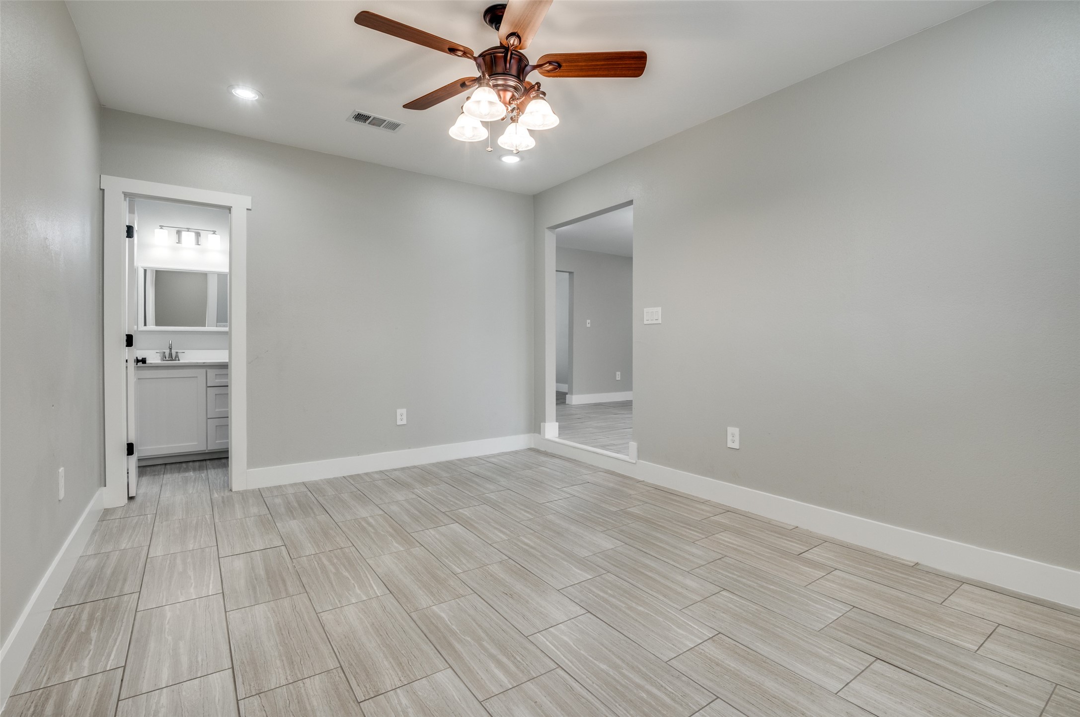 1326 Johns Avenue Lancaster TX 75134