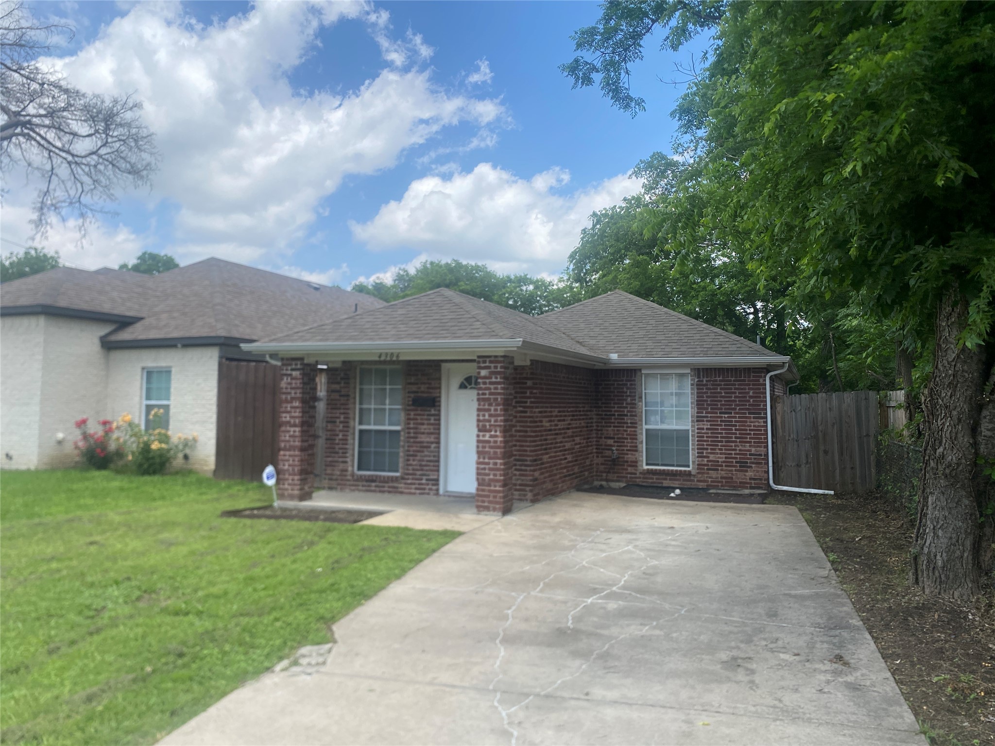 4306 Landrum Avenue Dallas TX 75216