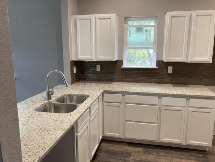 809 S Travis Avenue Denison TX 75021