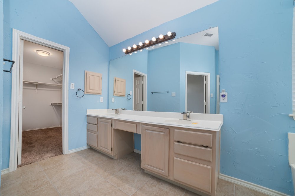 1908 Wood Crest Drive Grapevine TX 76051