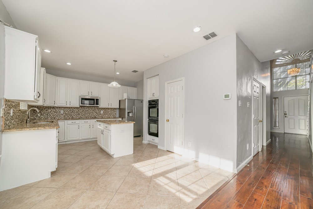 1908 Wood Crest Drive Grapevine TX 76051