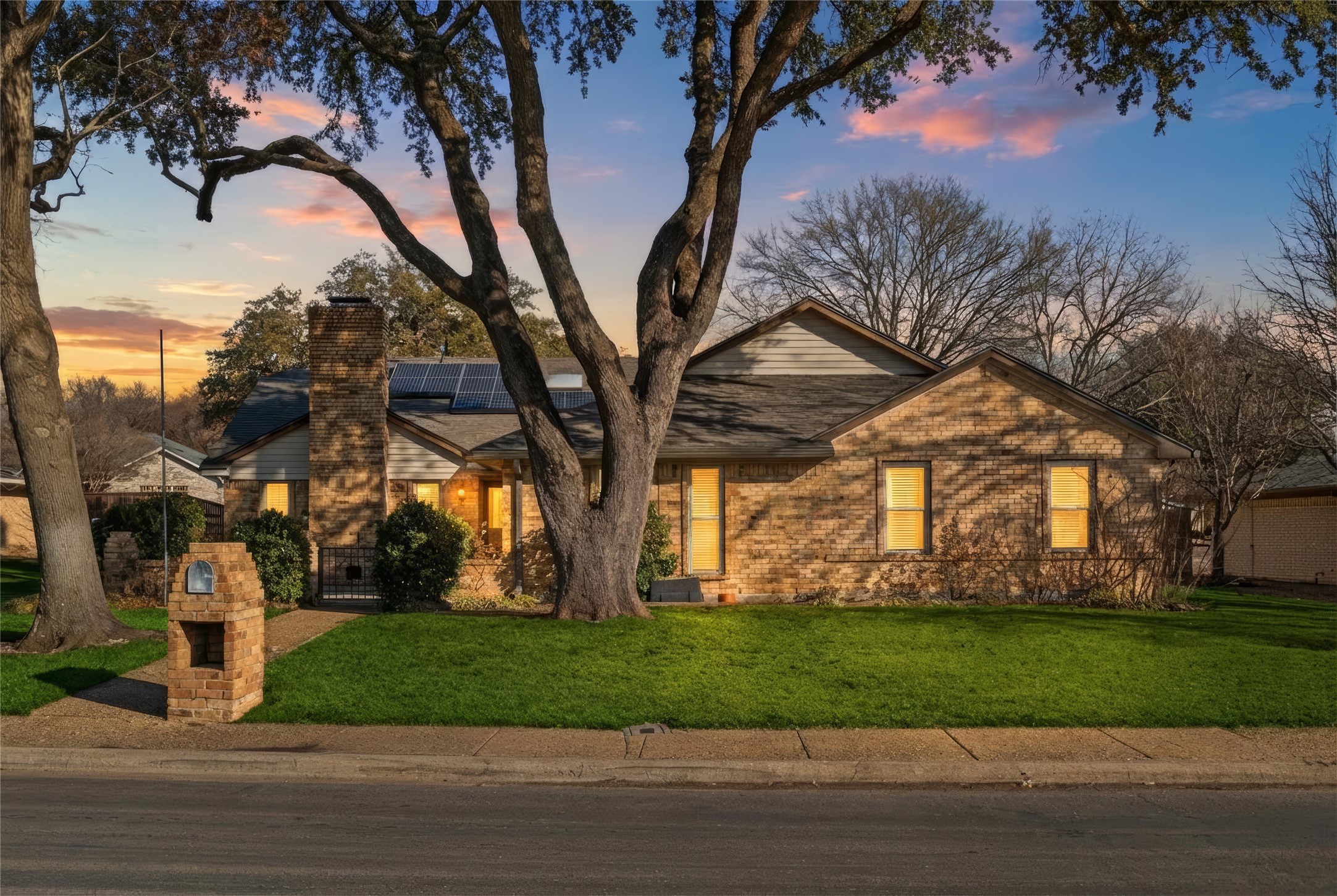 322 N Greenstone Lane Duncanville TX 75116