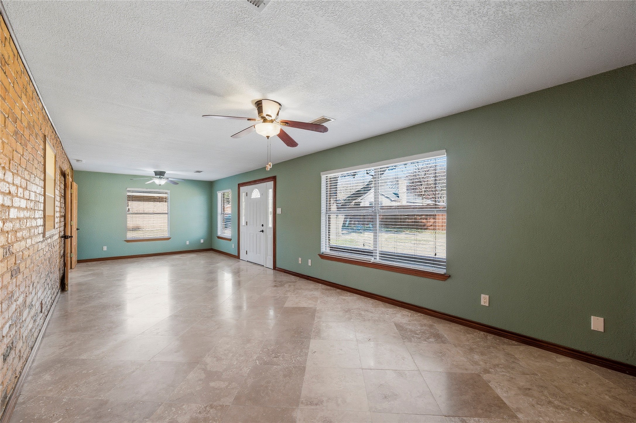 322 N Greenstone Lane Duncanville TX 75116