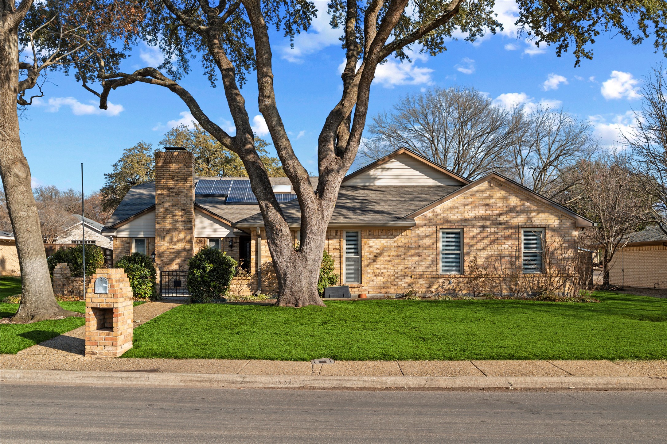 322 N Greenstone Lane Duncanville TX 75116
