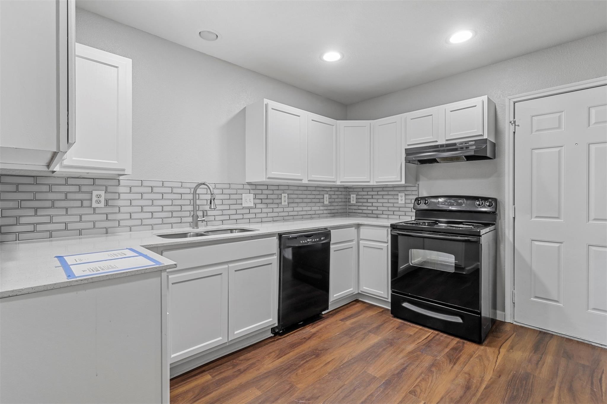 1716 Manor Garden Greenville TX 75401