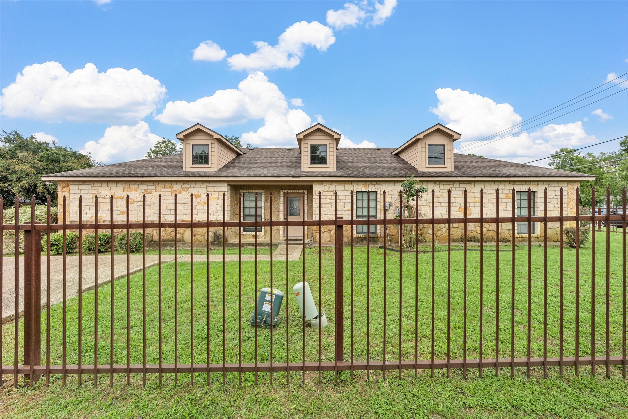 2528 S 3rd Street Waco TX 76706
