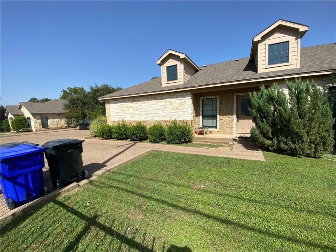 2528 S 3rd Street Waco TX 76706