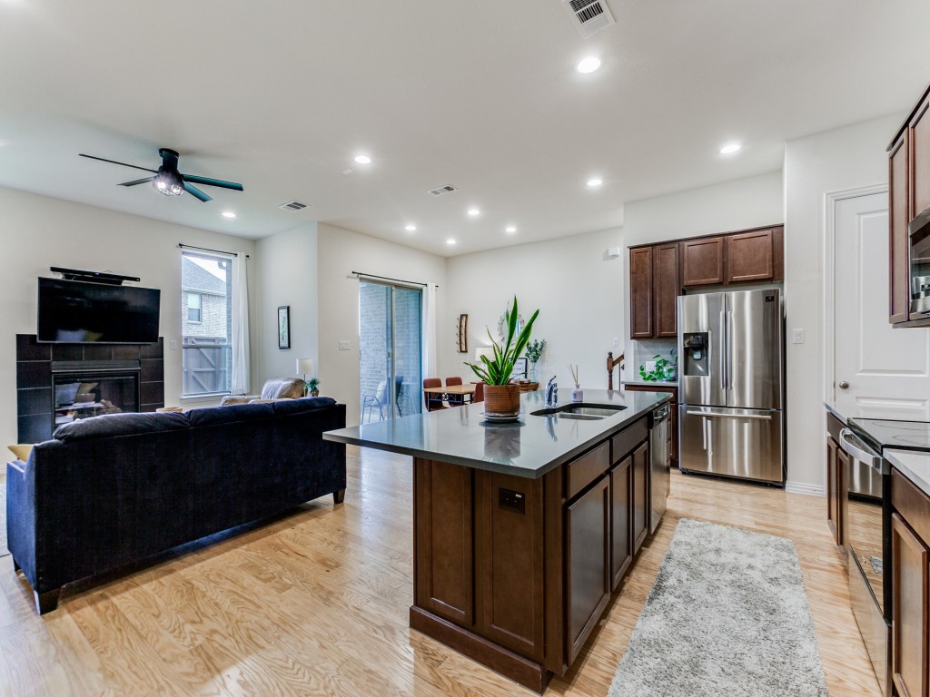 8254 Primrose Way Dallas TX 75252