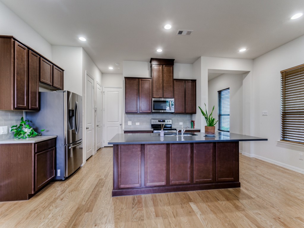 8254 Primrose Way Dallas TX 75252