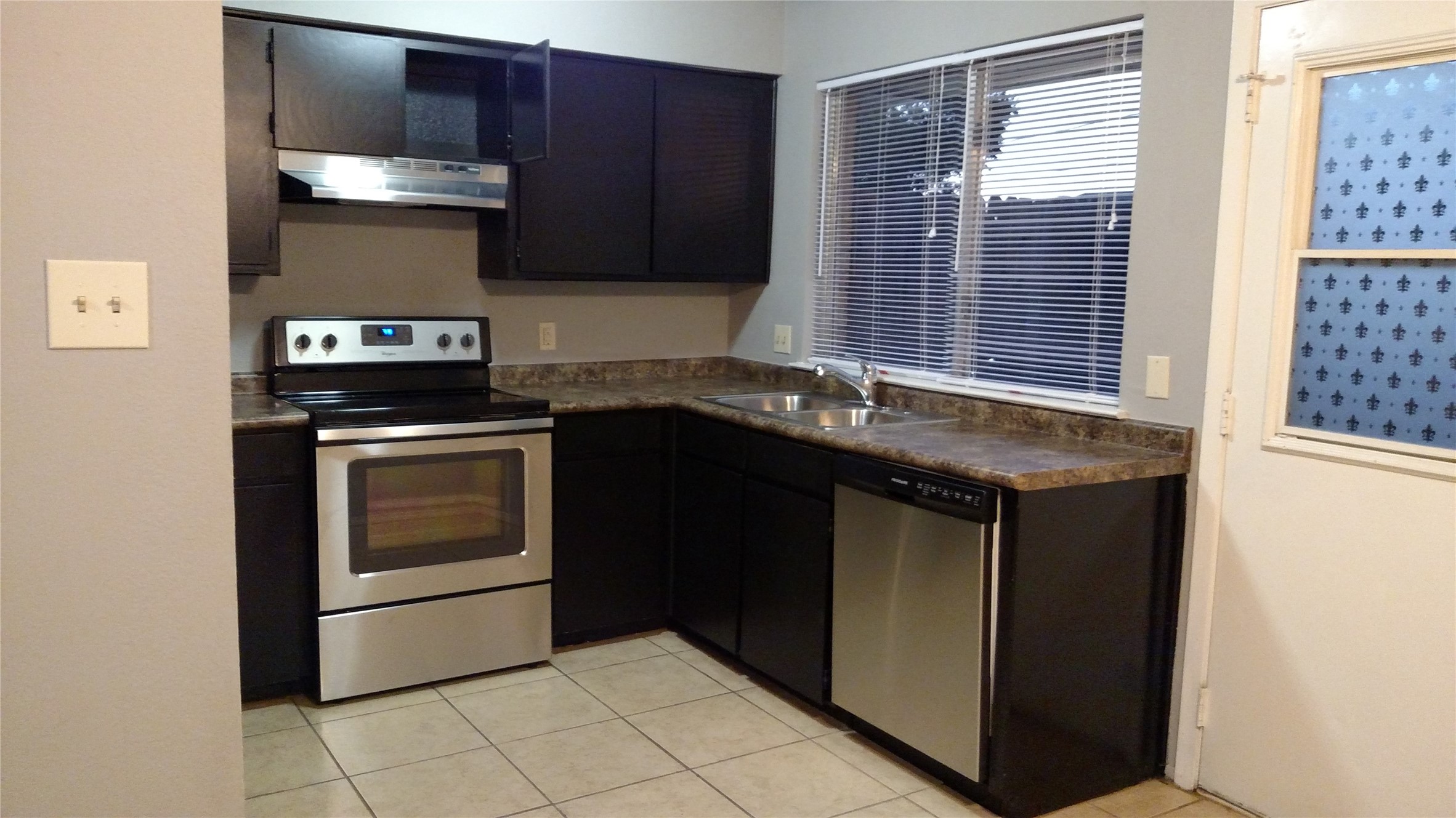 2017 Paisley Drive Arlington TX 76015