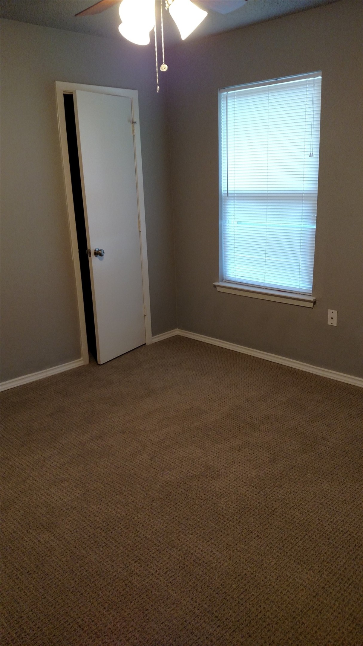 2017 Paisley Drive Arlington TX 76015