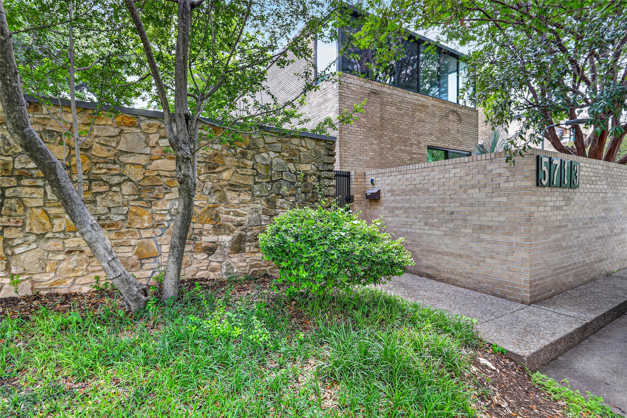 5713 Pershing Avenue Fort Worth TX 76107