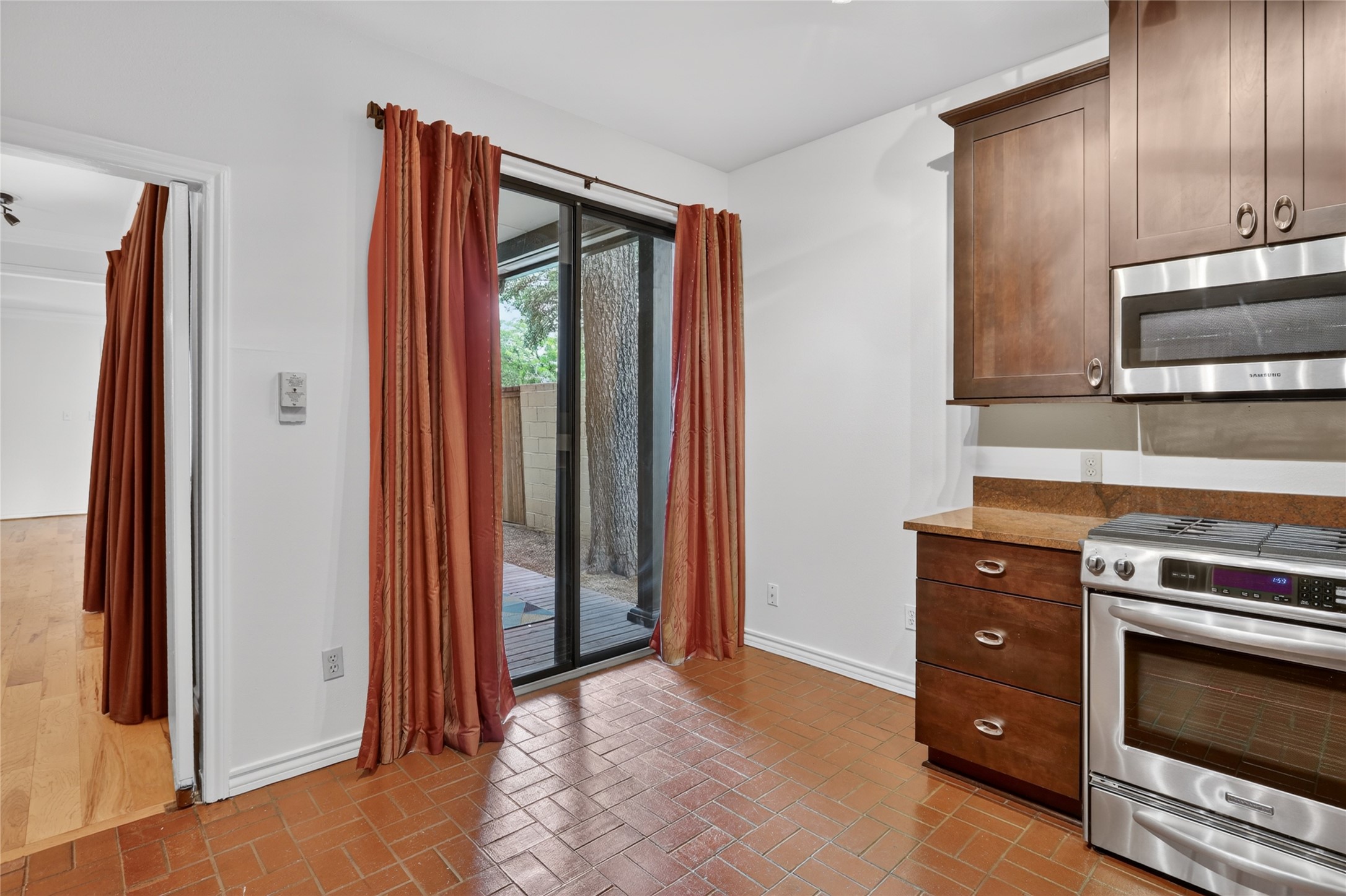 5713 Pershing Avenue Fort Worth TX 76107