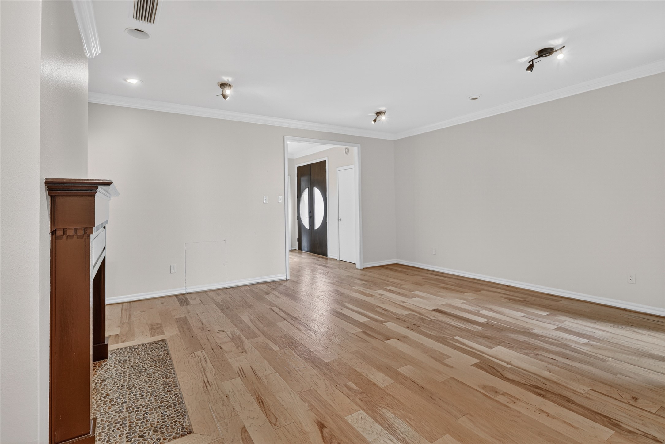 5713 Pershing Avenue Fort Worth TX 76107