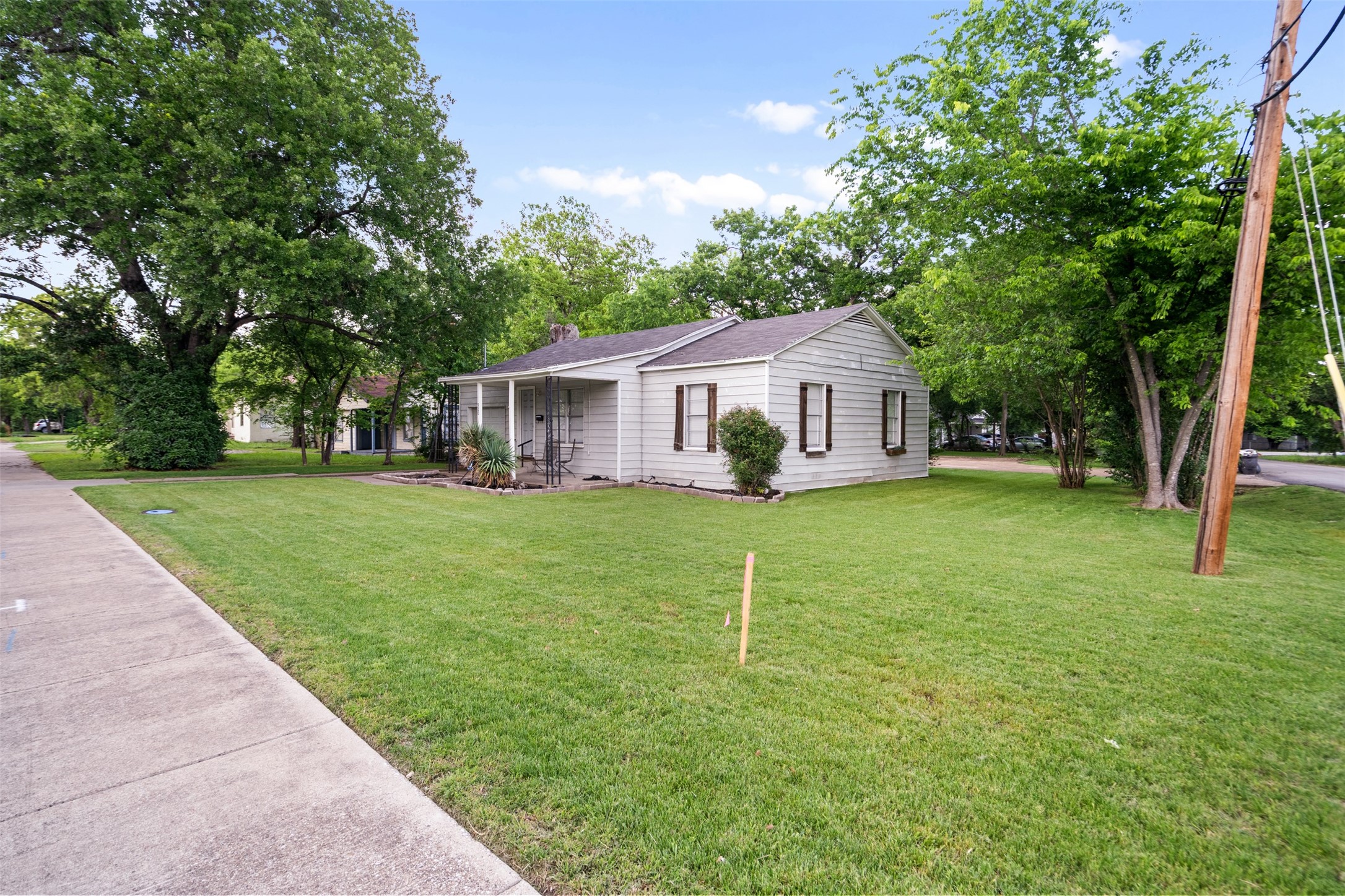 920 N Virginia Street Terrell TX 75160