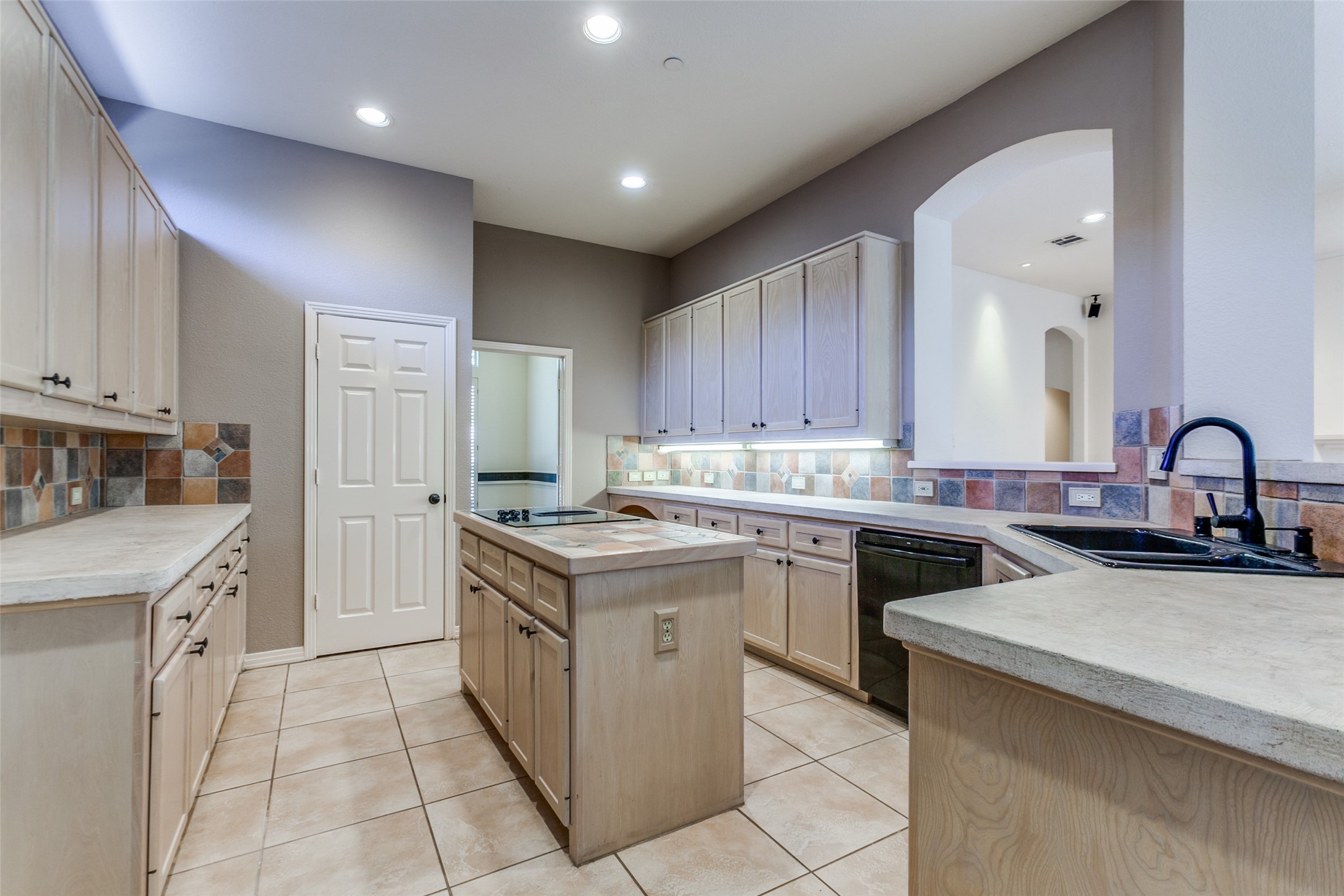 4004 Winter Park Lane Addison TX 75001