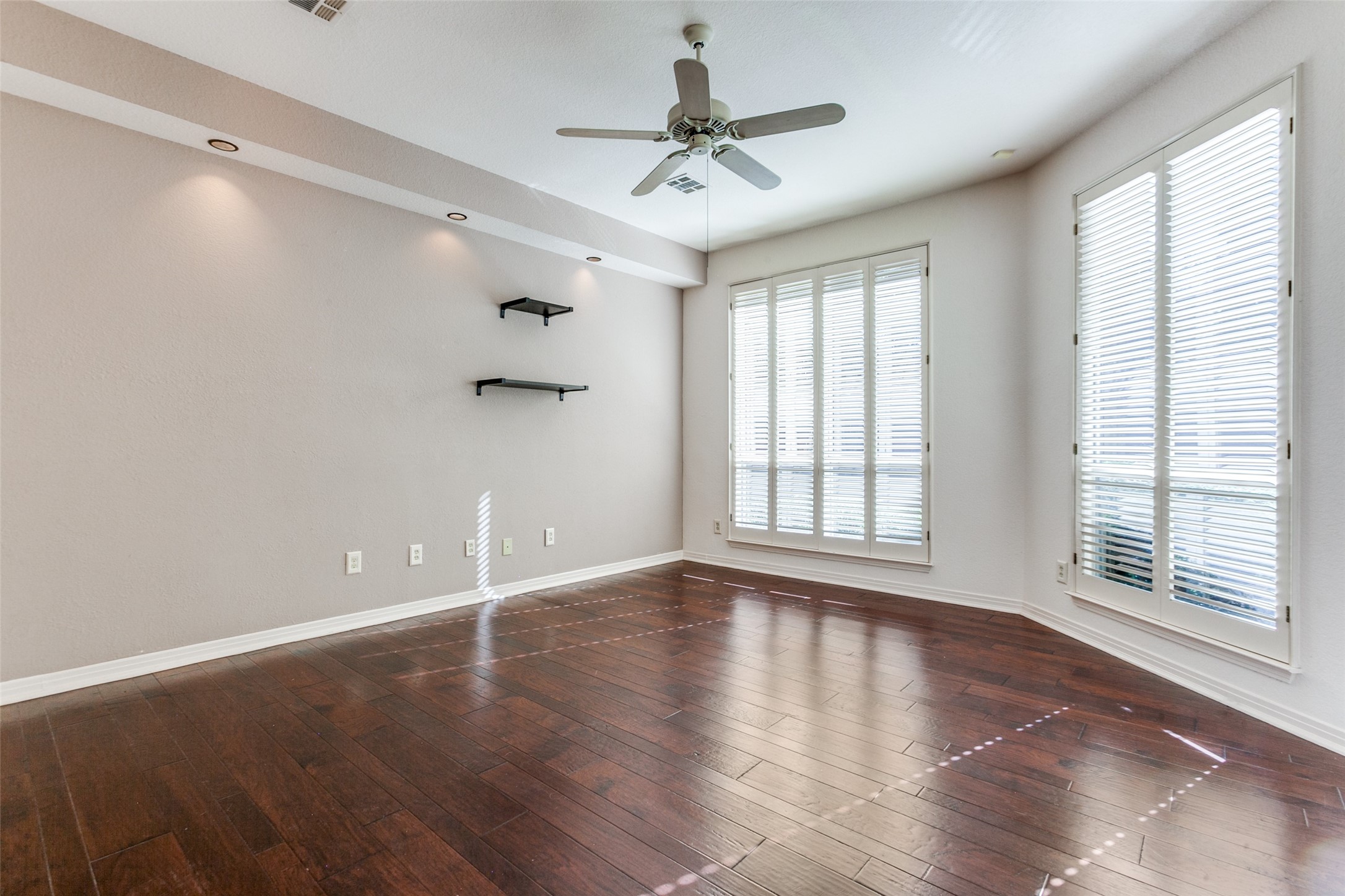 4004 Winter Park Lane Addison TX 75001