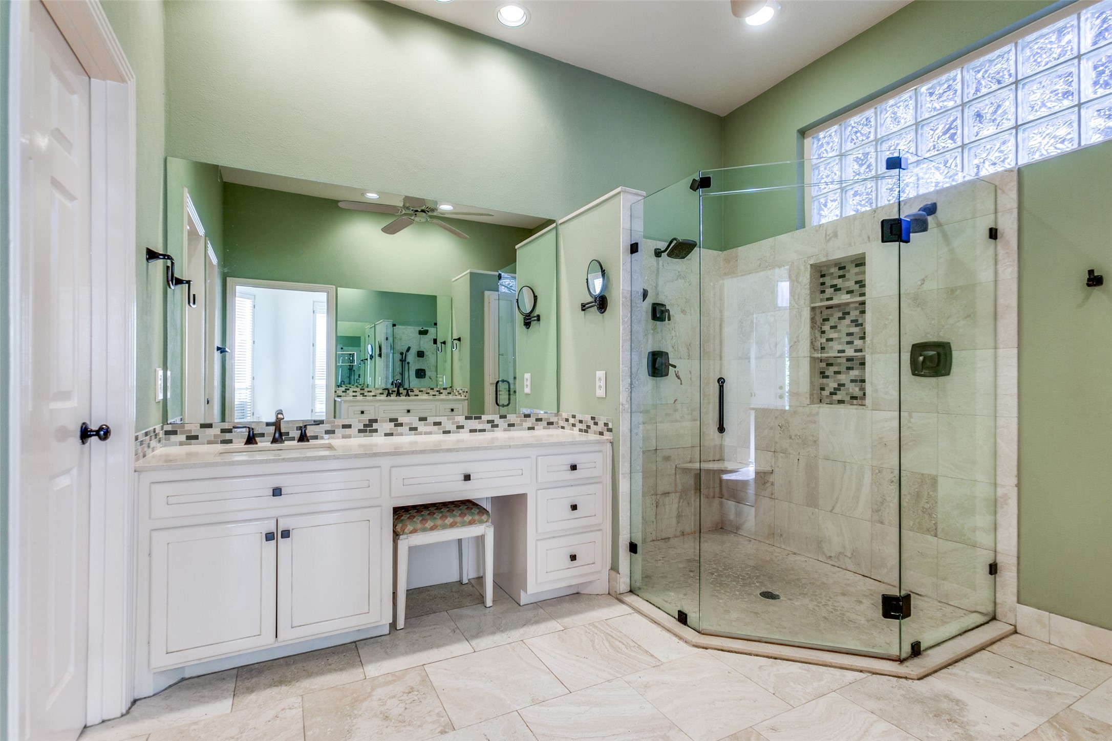 4004 Winter Park Lane Addison TX 75001