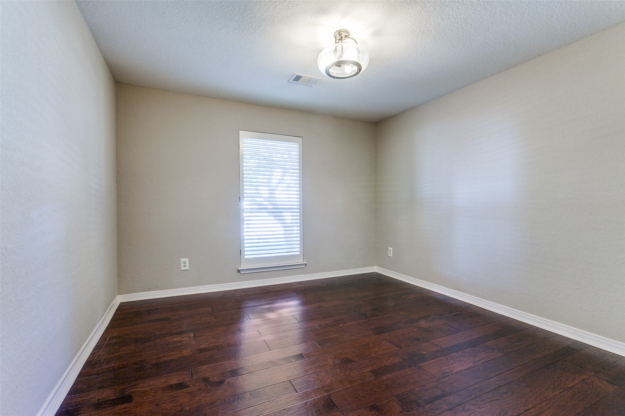 4004 Winter Park Lane Addison TX 75001