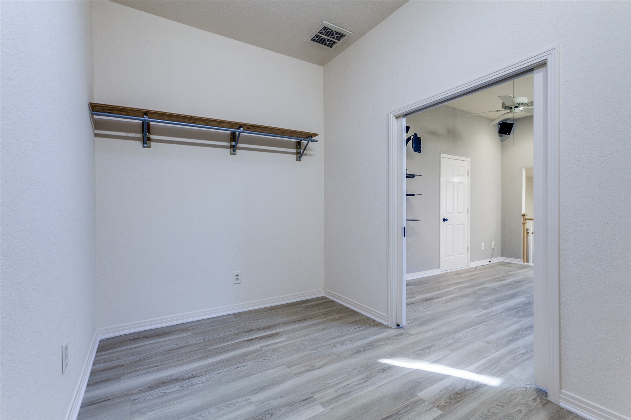4004 Winter Park Lane Addison TX 75001
