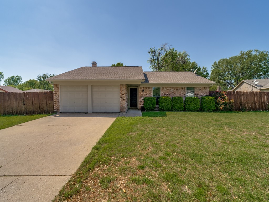 1108 Briar Court Benbrook TX 76126