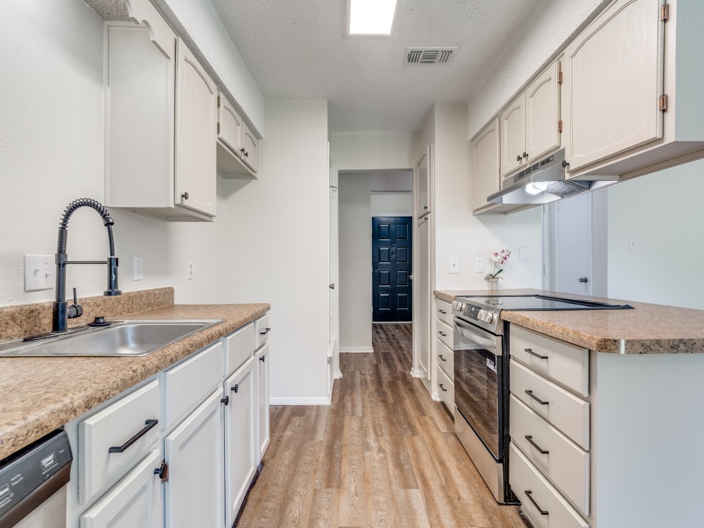 1108 Briar Court Benbrook TX 76126