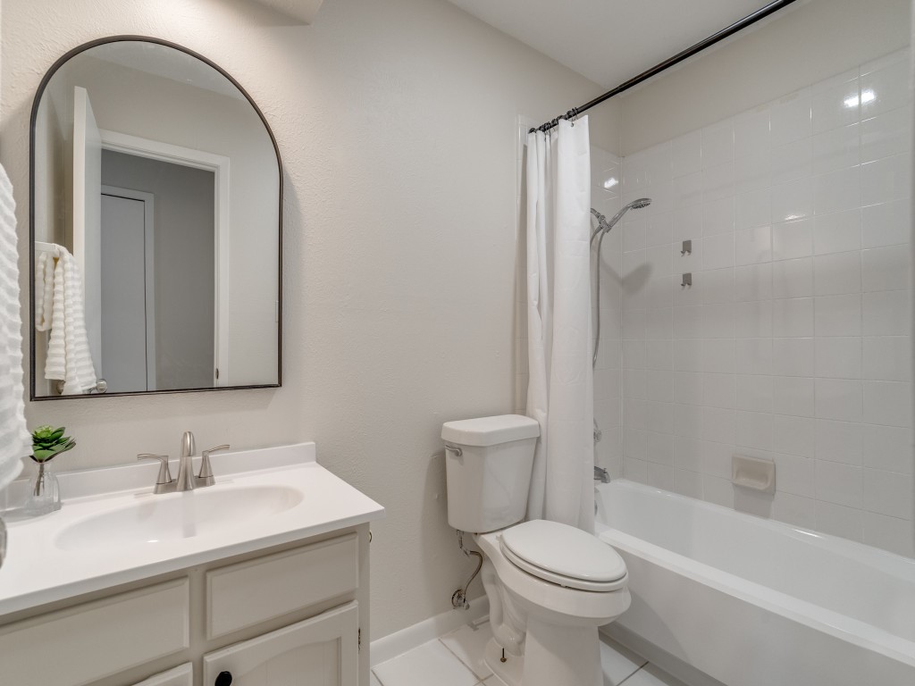 1108 Briar Court Benbrook TX 76126