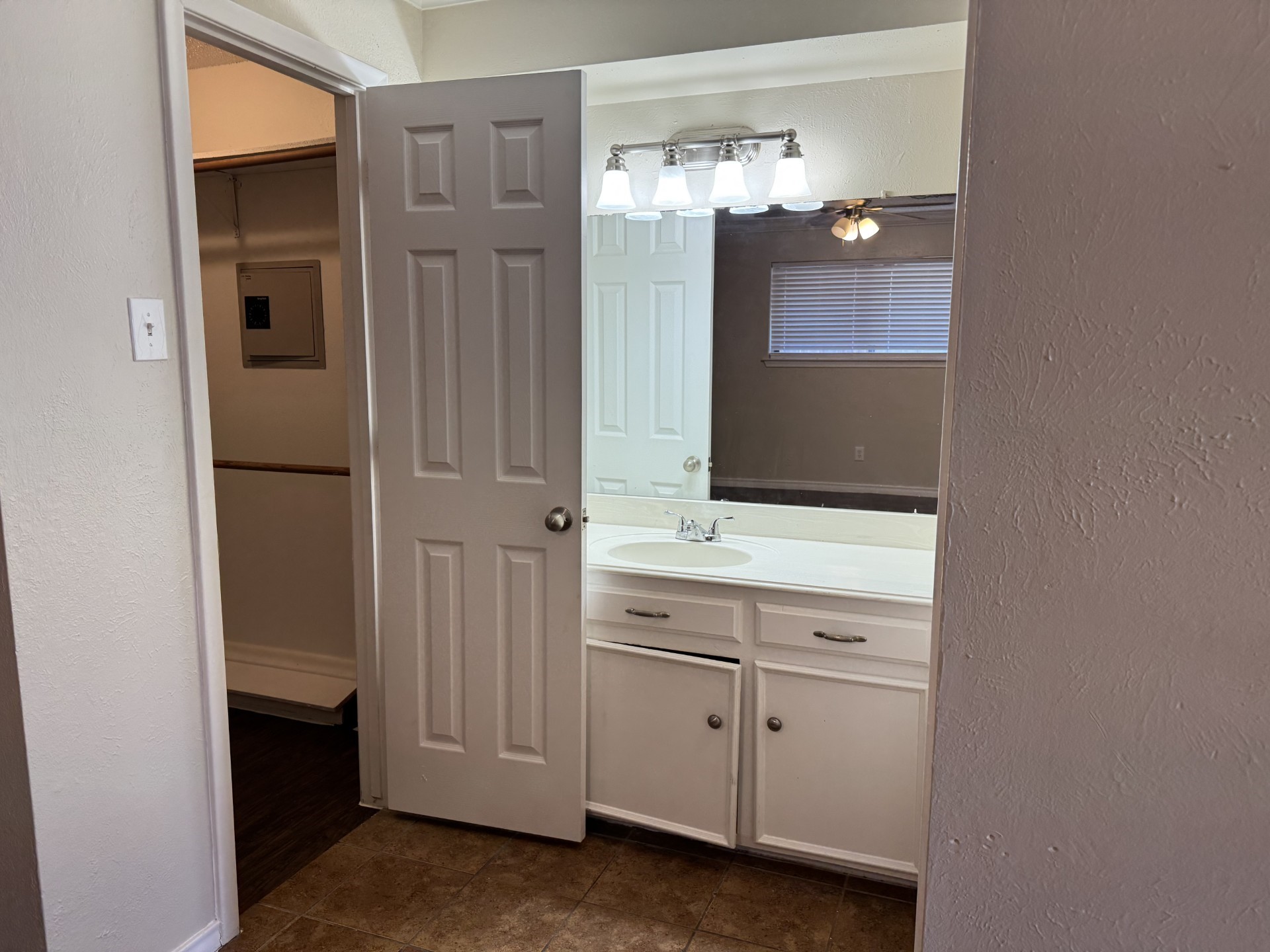 705 Kingsbridge Drive Garland TX 75040