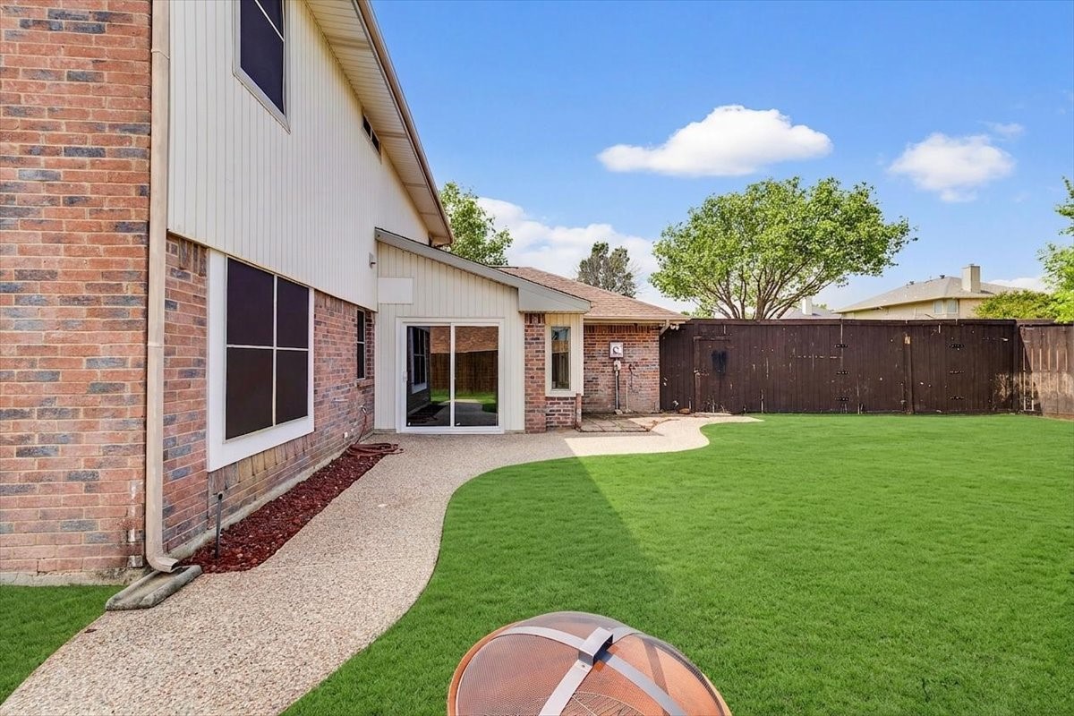 2439 Whitetail Drive Mesquite TX 75181