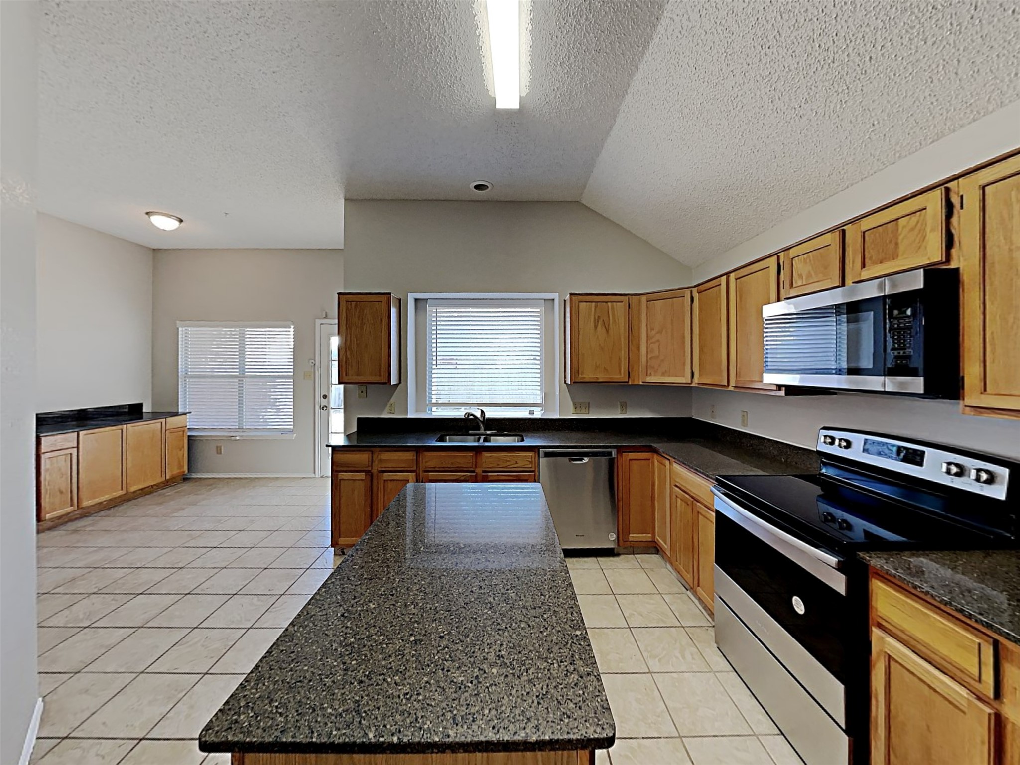 815 Mccomb Lane Cedar Hill TX 75104