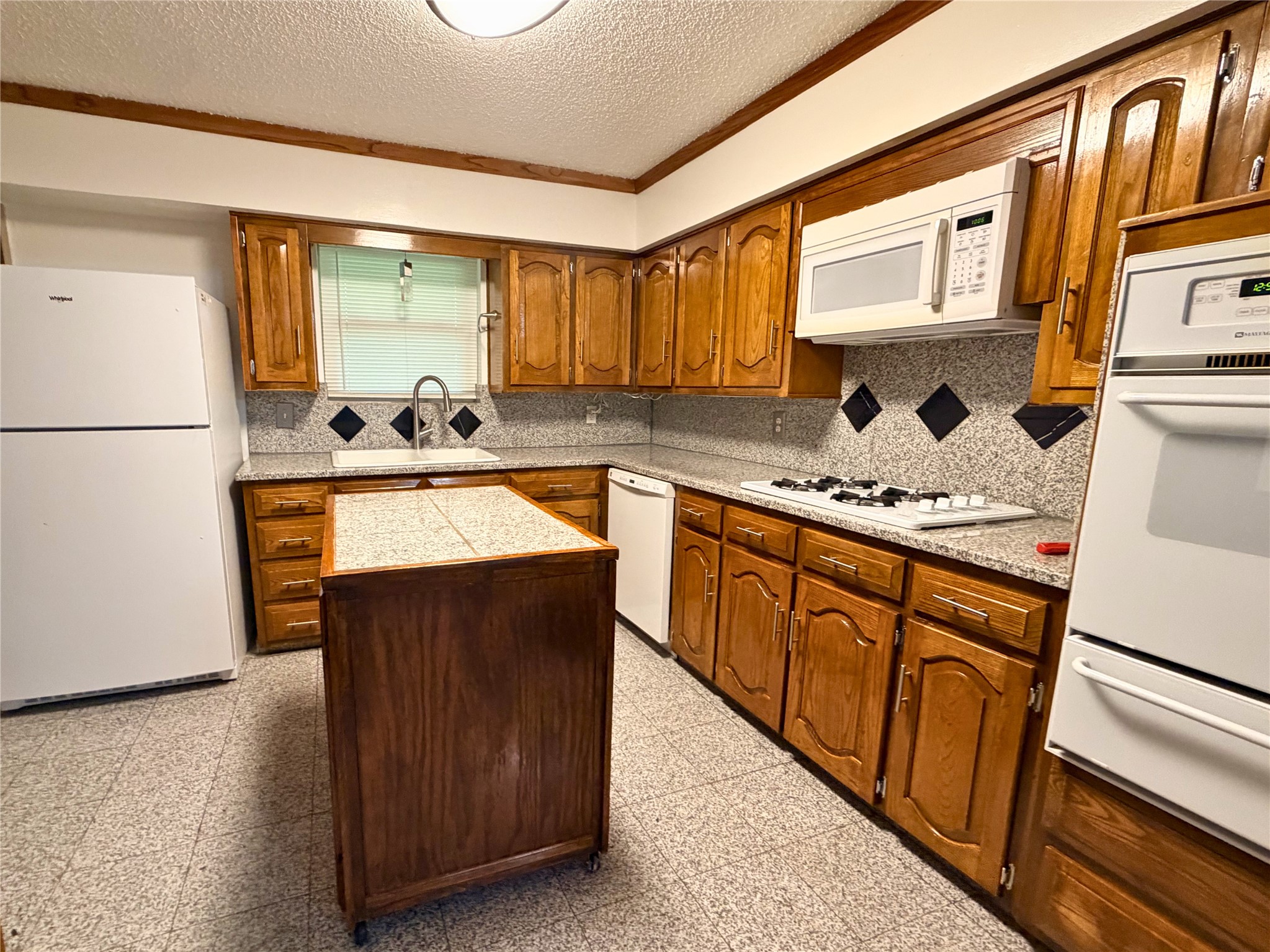1226 Linkwood Lane Lancaster TX 75146