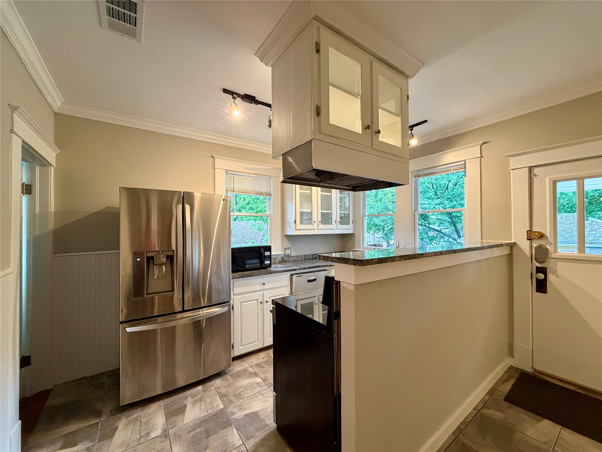 4527 Worth Street Dallas TX 75246