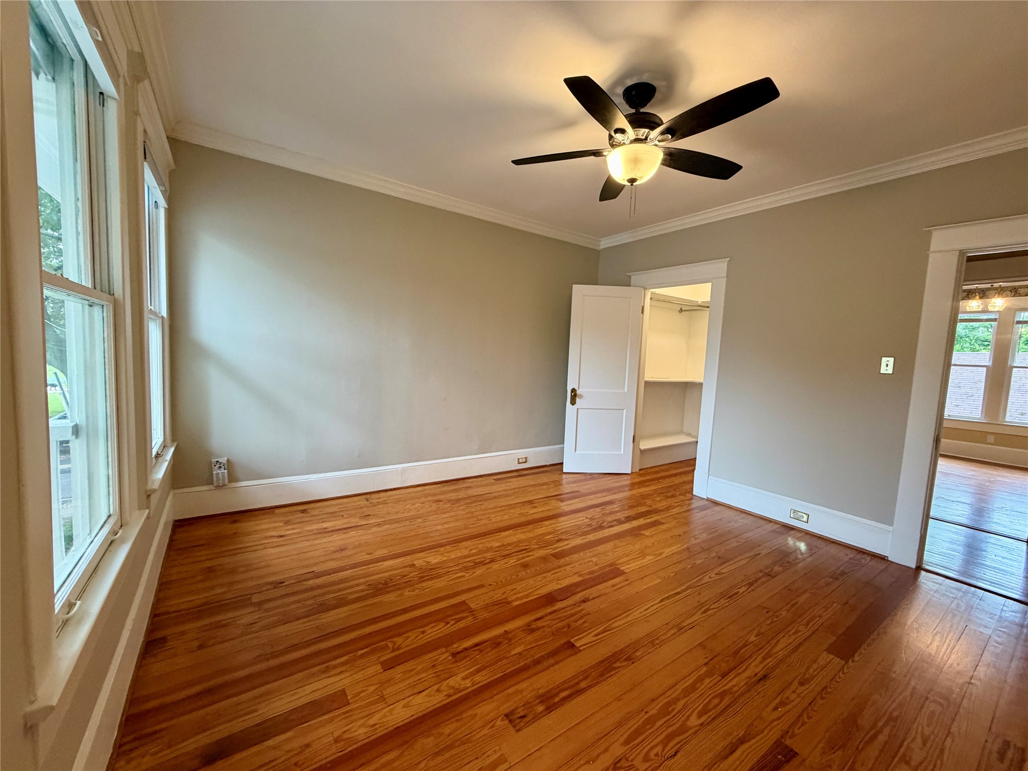 4527 Worth Street Dallas TX 75246