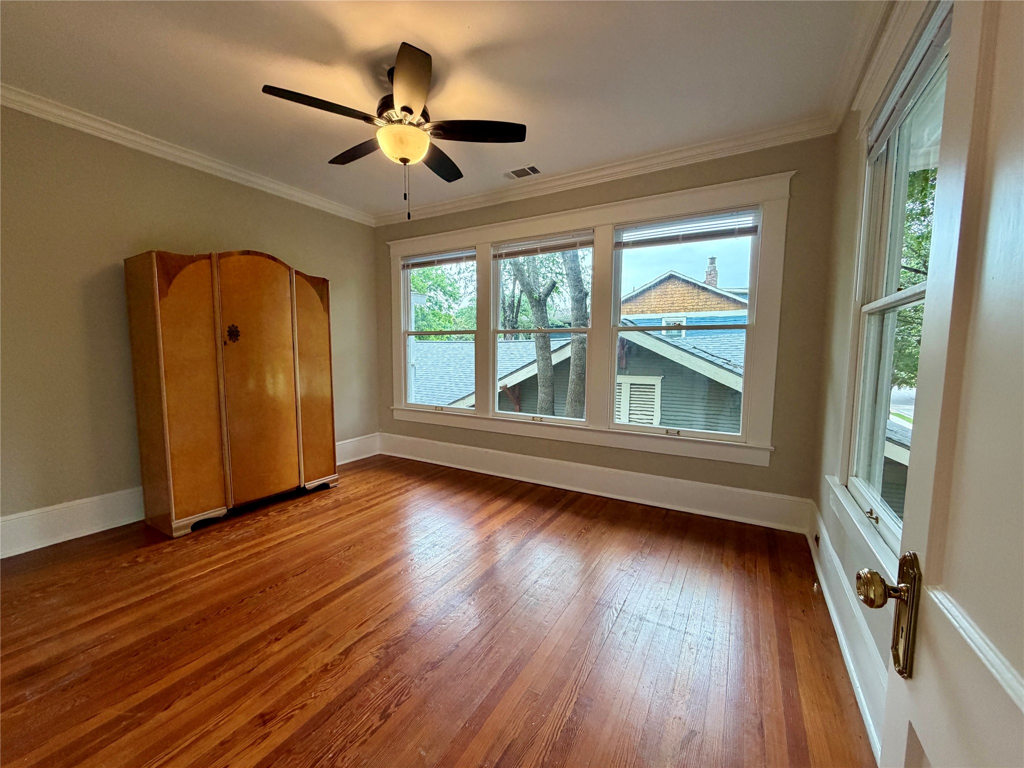 4527 Worth Street Dallas TX 75246