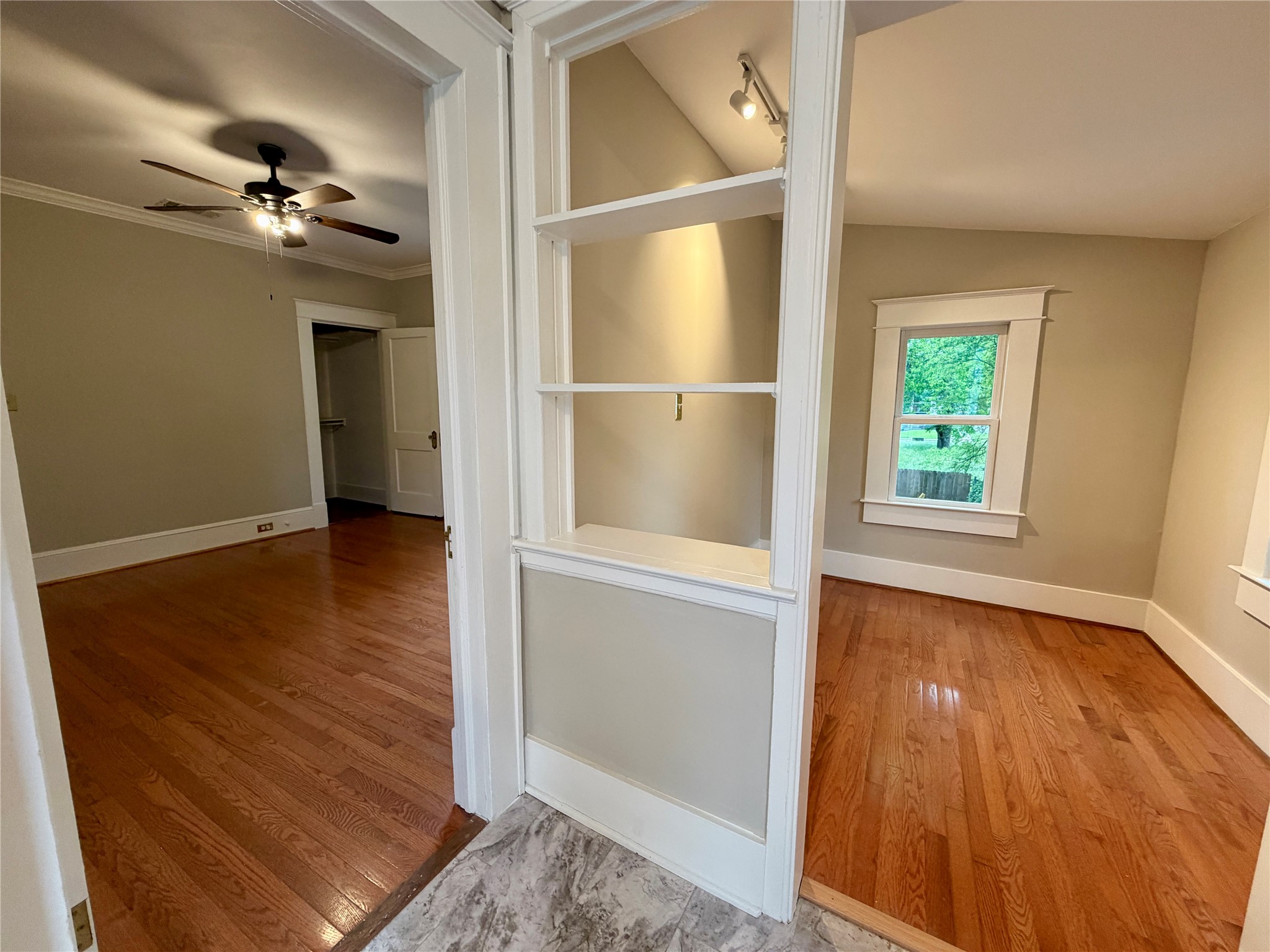 4527 Worth Street Dallas TX 75246