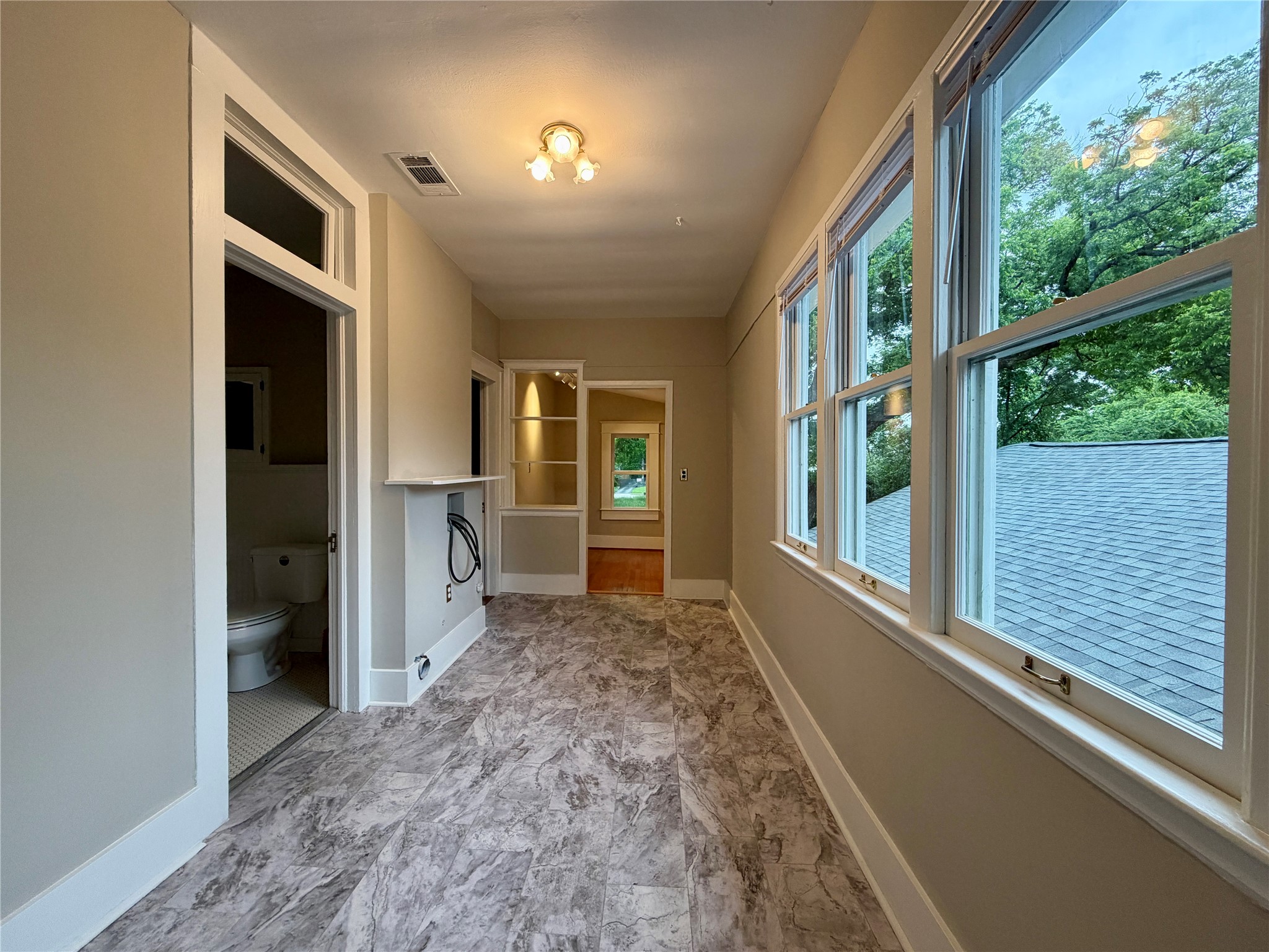 4527 Worth Street Dallas TX 75246