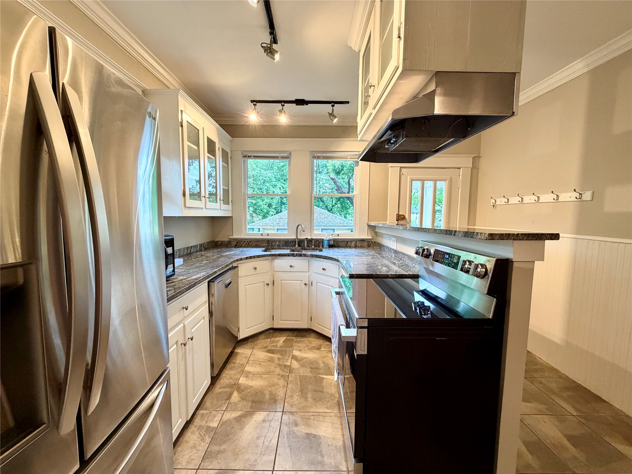 4527 Worth Street Dallas TX 75246
