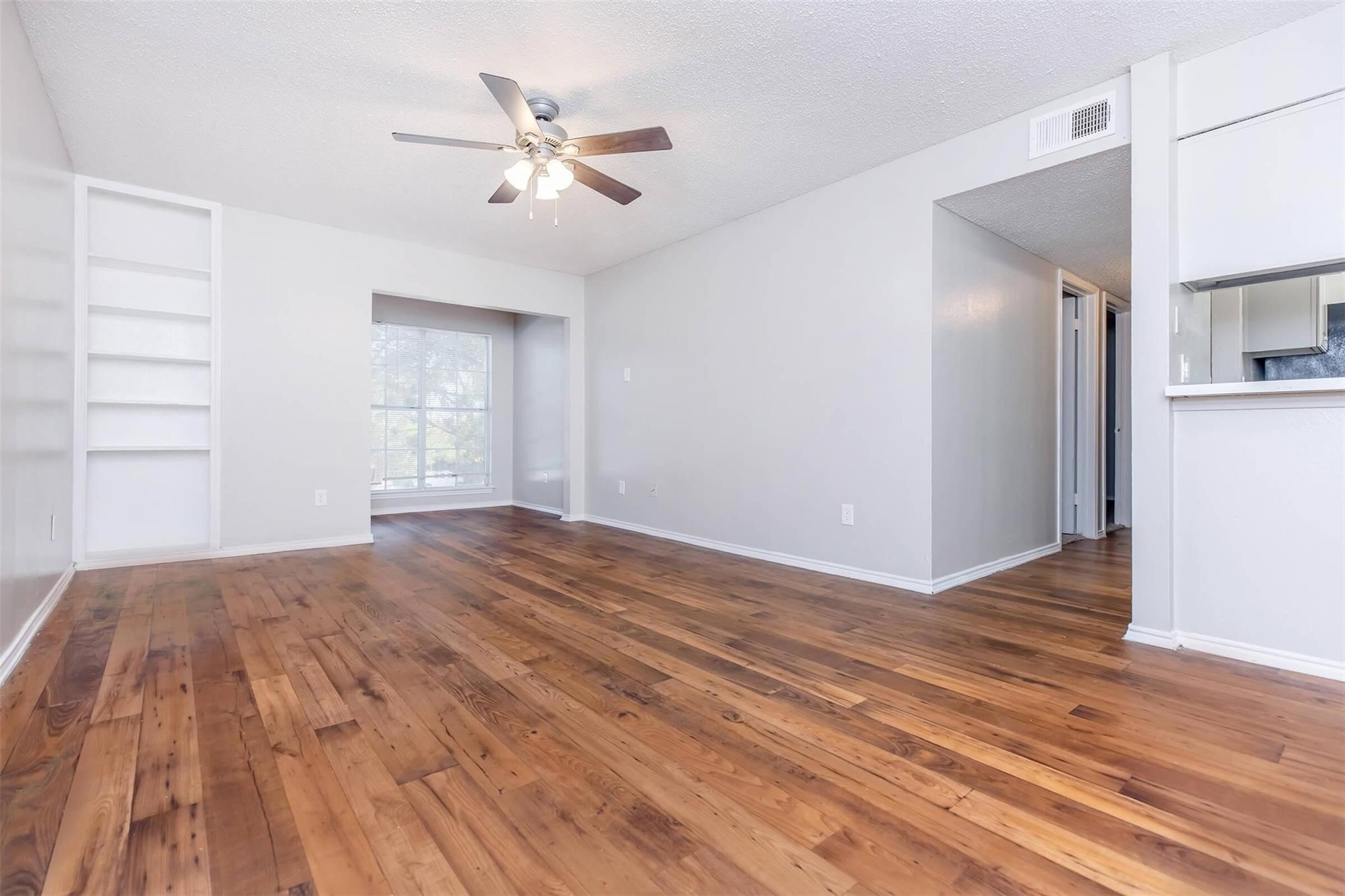 1826 Esters Road Irving TX 75061