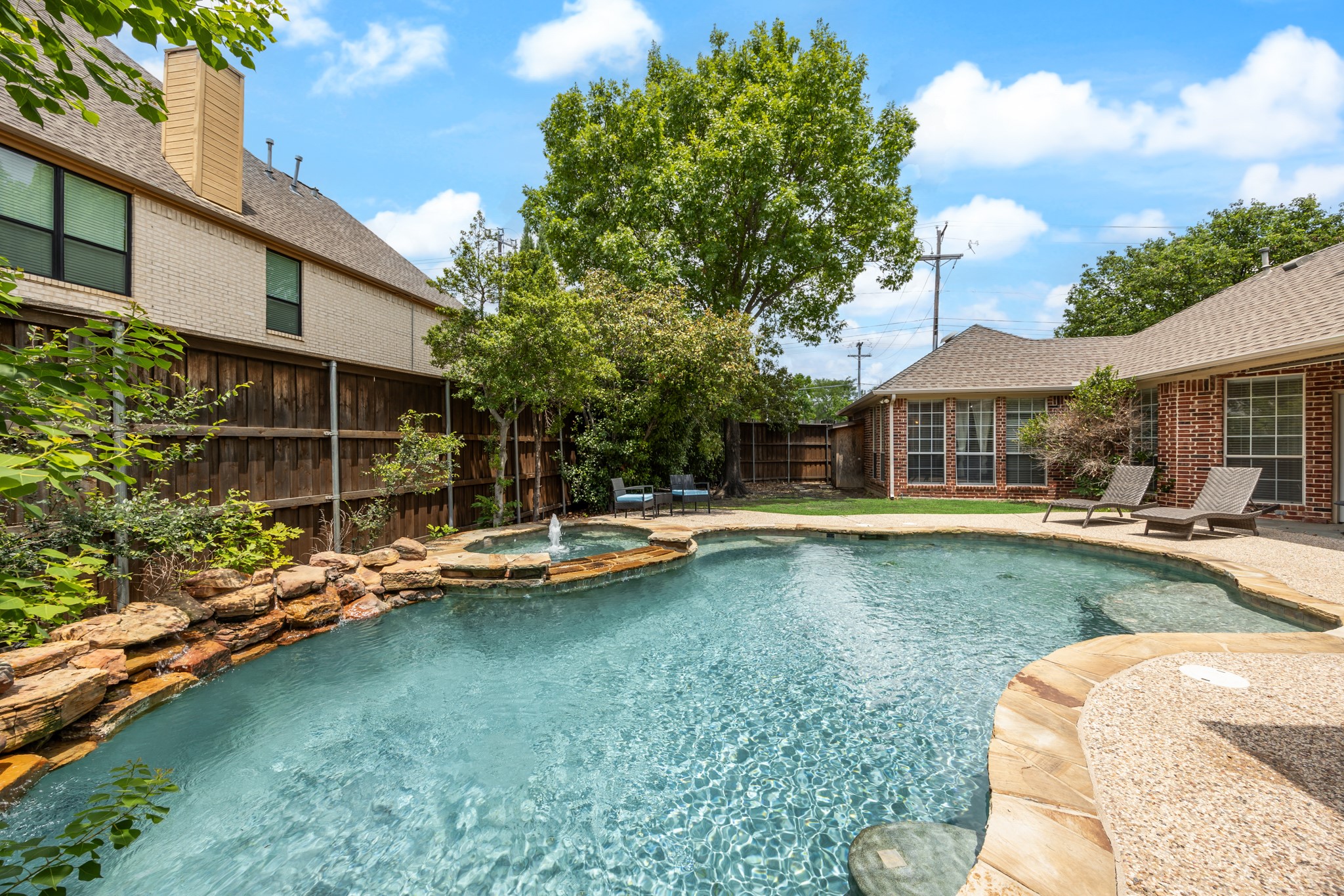 7507 Aberdon Road Dallas TX 75252