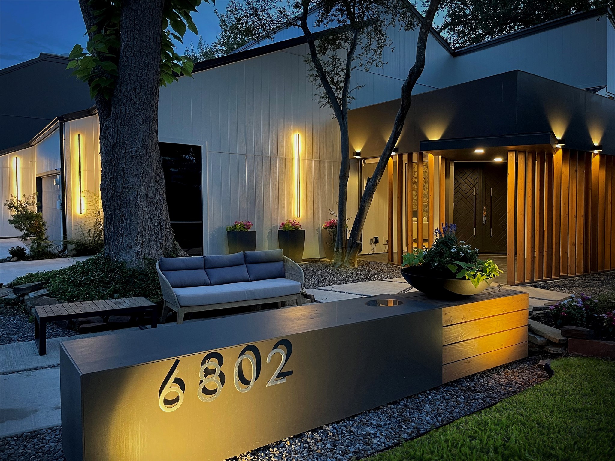6802 Bert Lane Dallas TX 75240