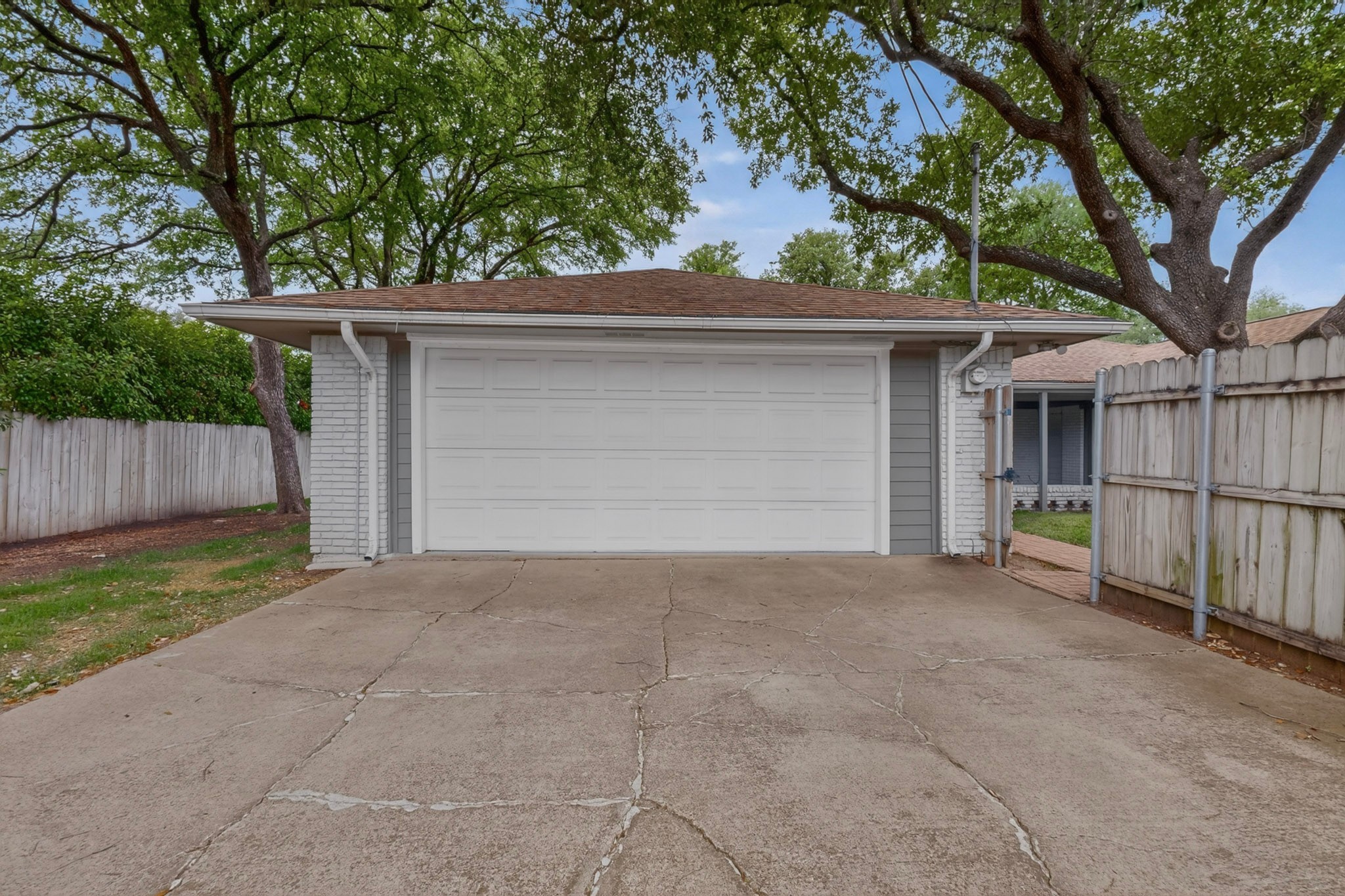7631 Meadow Road Dallas TX 75230