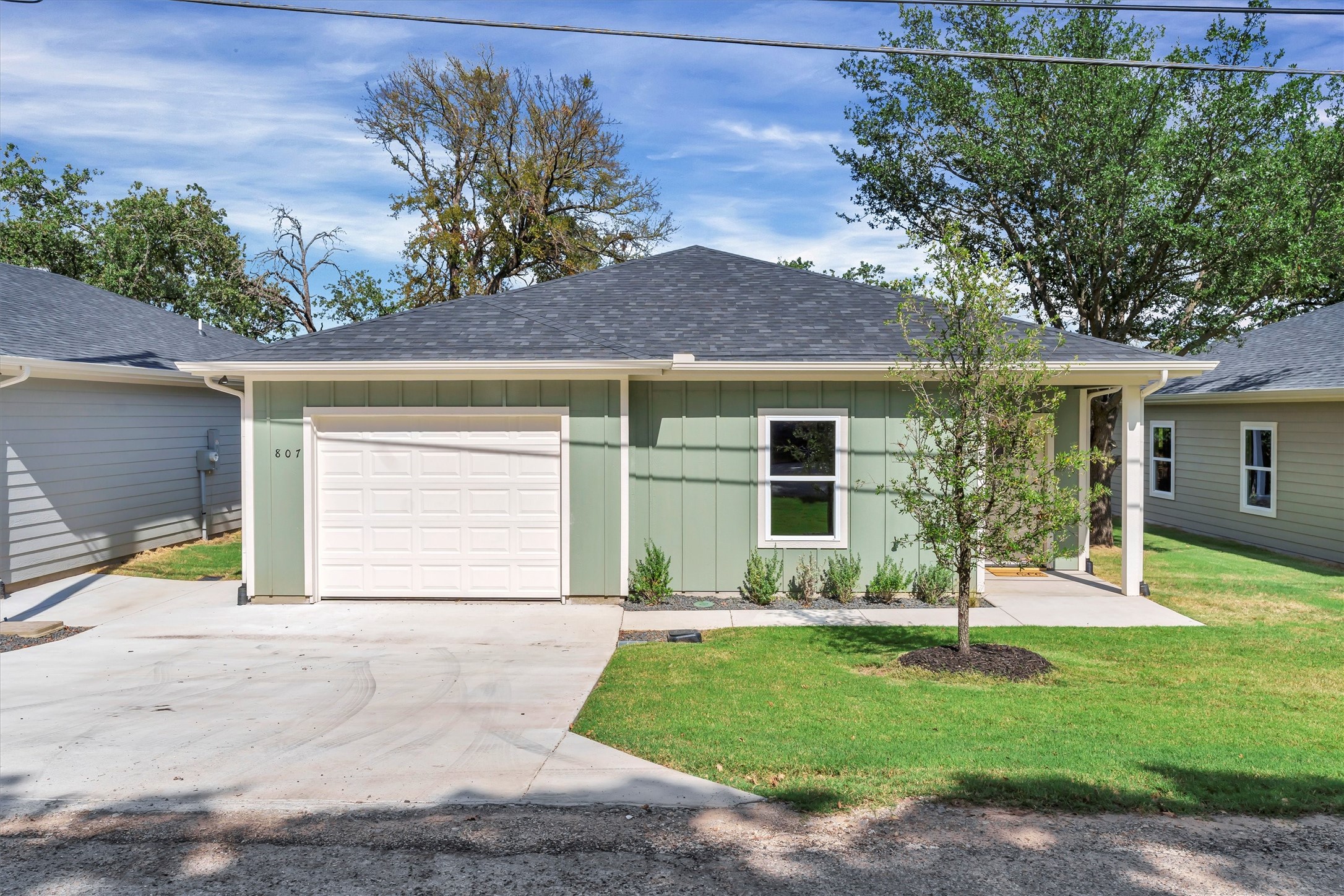 807 Branding Iron Trail Granbury TX 76049
