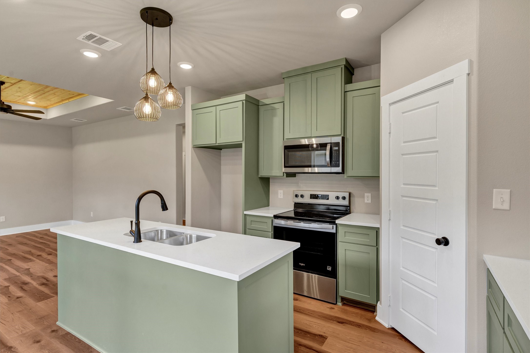 807 Branding Iron Trail Granbury TX 76049