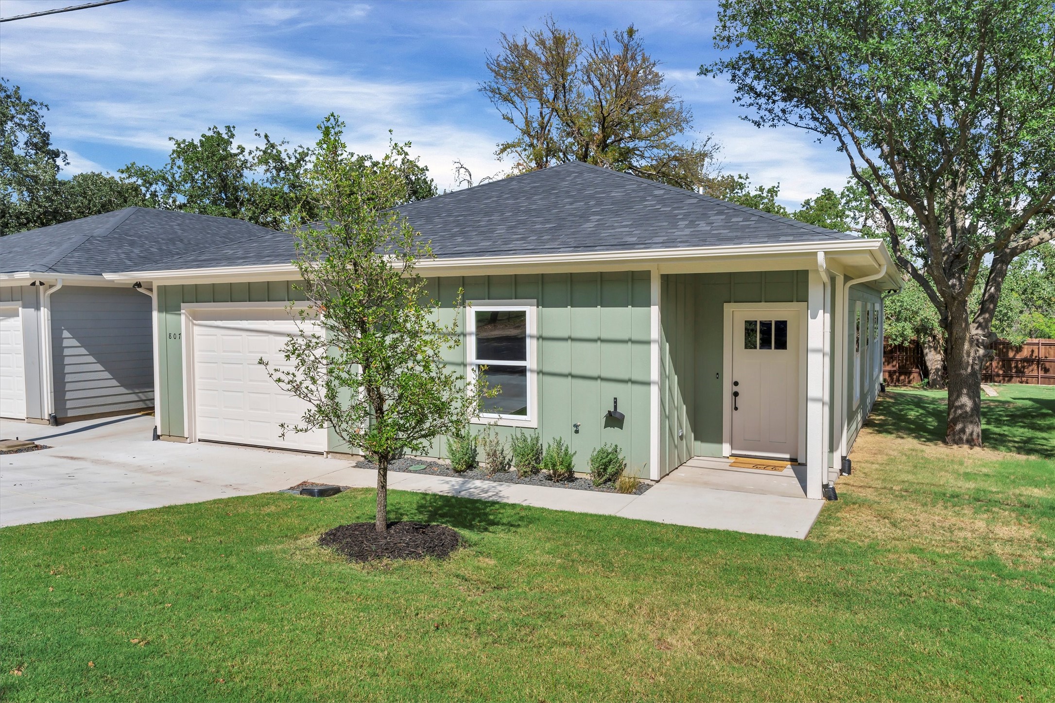 807 Branding Iron Trail Granbury TX 76049