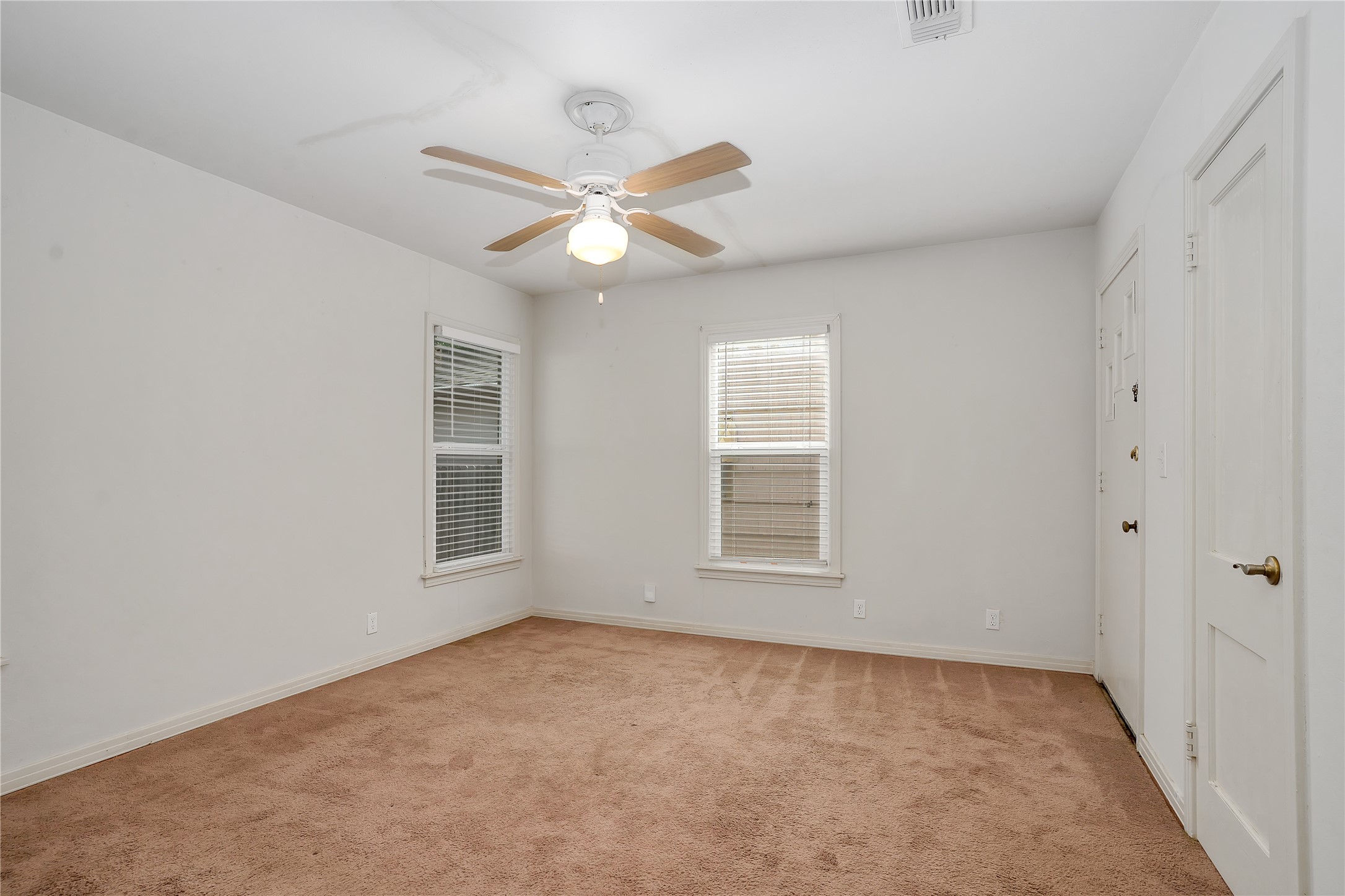 5832 Locke Avenue Fort Worth TX 76107