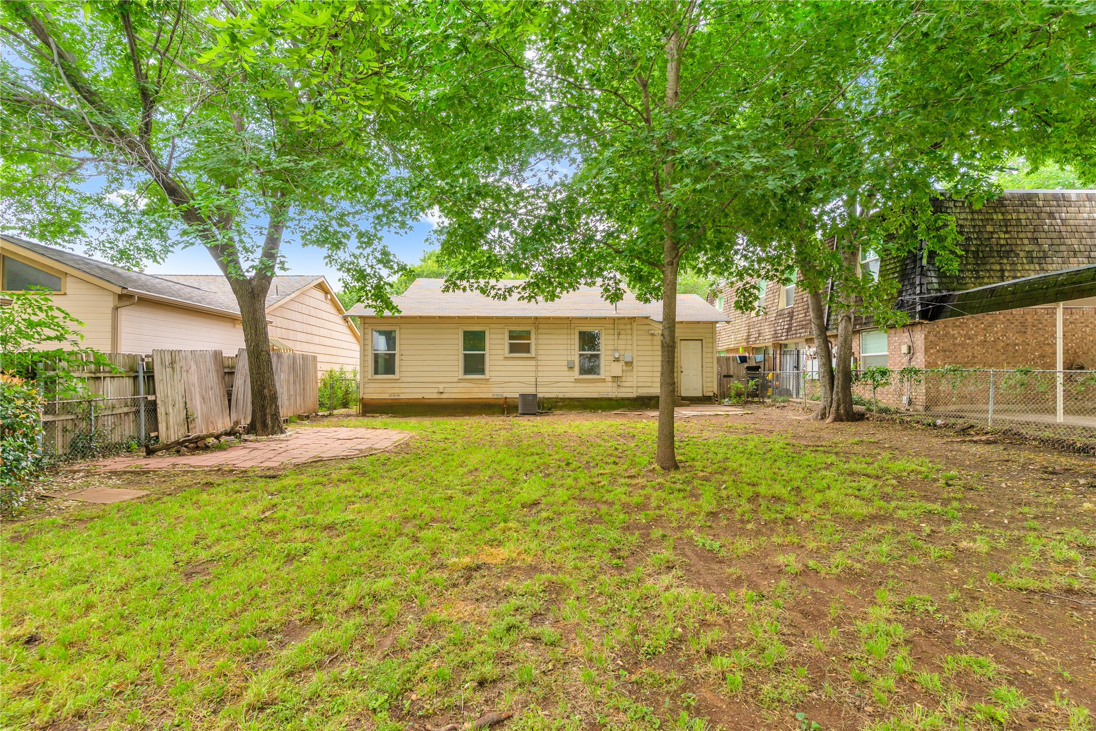 5832 Locke Avenue Fort Worth TX 76107