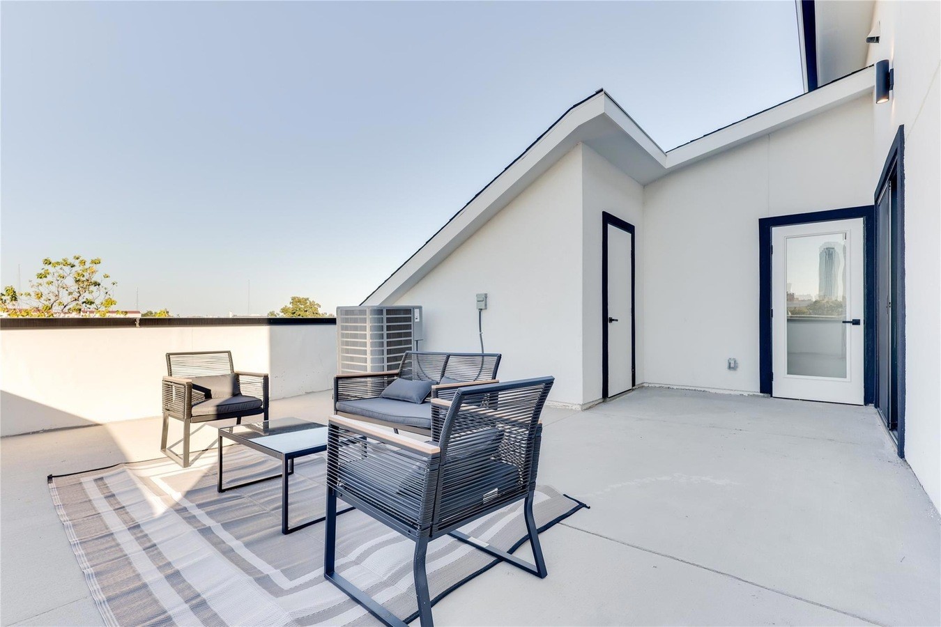 1512 Seegar Street Dallas TX 75215
