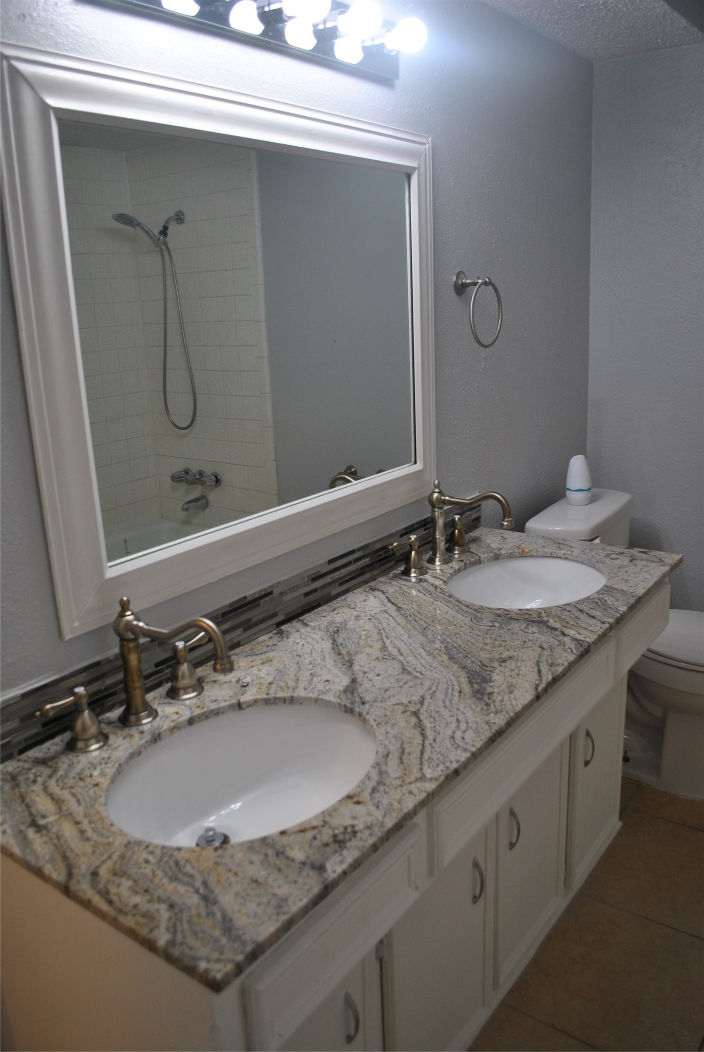 1902 Aspen Drive Lewisville TX 75077
